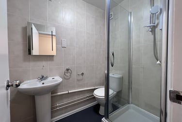 1 bed studio, Wells Road, City Centre, Bath, BA23AP - Image 4