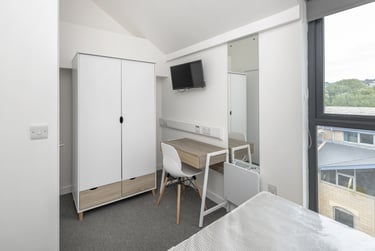 2 bed flat, Lower Bristol Road, City Centre, Bath, BA23BD - Image 4