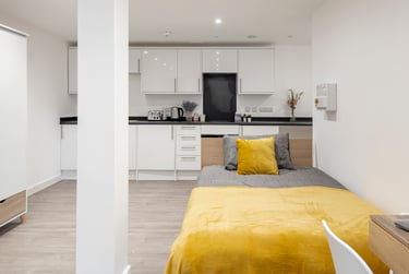 1 bed studio, Lower Bristol Road, City Centre, Bath, BA23BD - Image 3