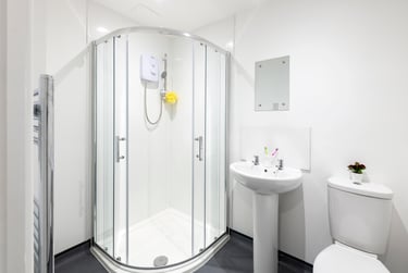 1 bed studio, Lower Bristol Road, City Centre, Bath, BA23BD - Image 4