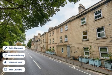 1 bed studio, Wells Road, City Centre, Bath, BA23AP - Image 1