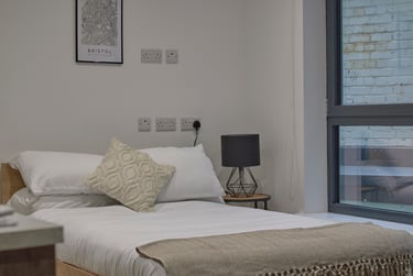 1 bed studio, Cherry Lane, Kingsdown, Bristol, BS13NG - Image 3