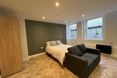 2 bed flat, Henry Street, Poets Corner, Bath, BA11JT - Image 3