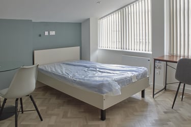 2 bed flat, Corn Street, City Centre, Bristol, BS11HT - Image 2