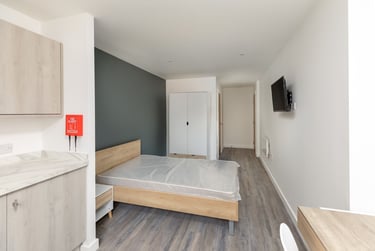 1 bed studio, Park Street, City Centre, Bristol, BS15JG - Image 2