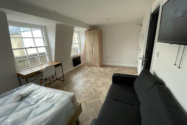 1 bed studio, Henry Street, Poets Corner, Bath, BA11JT - Image 4