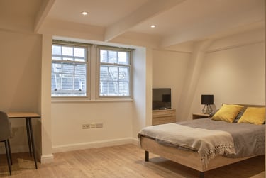 1 bed flat, St James's Parade, Poets Corner, Bath, BA11UH - Image 4