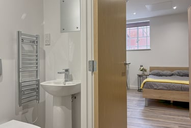 1 bed studio, College Green, City Centre, Bristol, BS15TB - Image 4