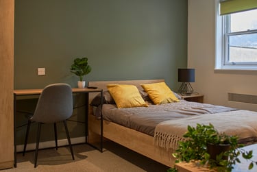 2 bed flat, St. James's Parade, Poets Corner, Bath, BA11UH - Image 2