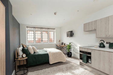 1 bed studio, College Green, City Centre, Bristol, BS15TB - Image 2