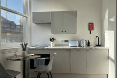 1 bed studio, Corn Street, City Centre, Bristol, BS11HT - Image 3