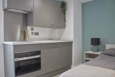 1 bed studio, Lower Bristol Road, Twerton, Bath, BA21FJ - Image 3