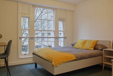 6 bed flat, Cumberland Street, Kingsdown, Bristol, BS28NL - Image 1