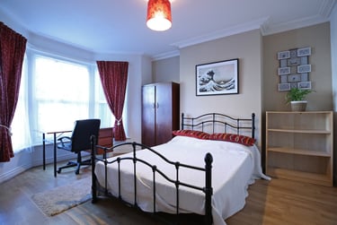 5 bed house, Burgess rd, Swaythling, Southampton, SO163BE - Image 1