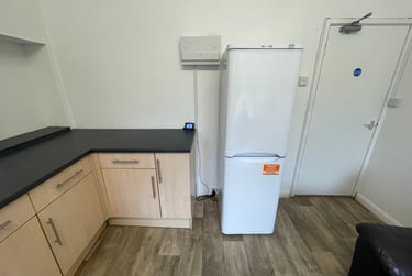 2 bed flat, Bryn Road, Brynmill, Swansea, SA20AP - Image 4