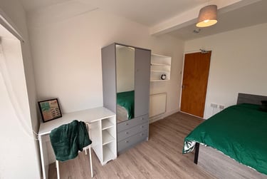 3 bed flat, Bryn Road, Brynmill, Swansea, SA20AR - Image 11