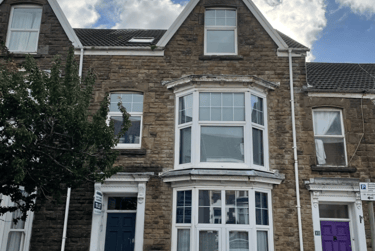 2 bed flat, St Albans Road, Brynmill, Swansea, SA20BP - Image 1