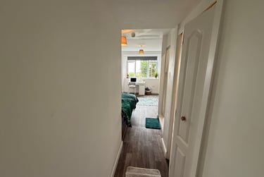 1 bed studio, Bryn Road, Brynmill, Swansea, SA20AR - Image 2