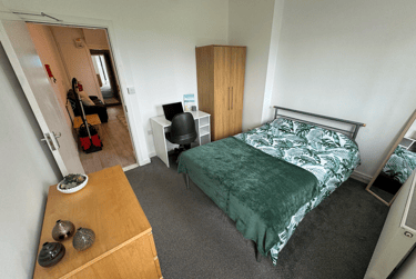 3 bed flat, Bryn Road, Brynmill, Swansea, SA20AR - Image 2