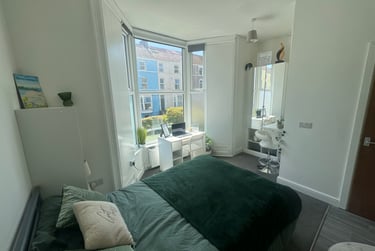 1 bed studio, Bryn Road, Brynmill, Swansea, SA20AR - Image 2