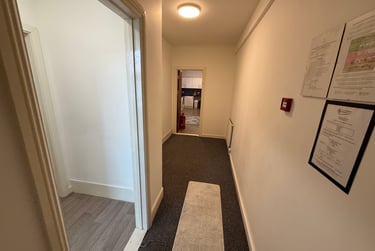 3 bed flat, Bryn Road, Brynmill, Swansea, SA20AR - Image 2