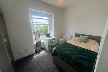 3 bed flat, Malvern Terrace, Brynmill, Swansea, SA20BE - Image 2