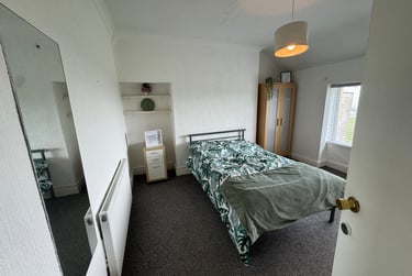 7 bed house, Bryn Road, Brynmill, Swansea, SA20AR - Image 2