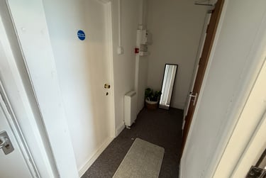 2 bed flat, Bryn Road, Brynmill, Swansea, SA20AP - Image 2