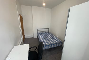 3 bed flat, Bryn Road, Brynmill, Swansea, SA20AR - Image 8