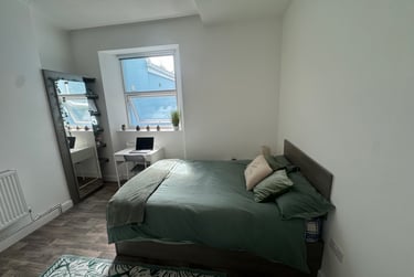 1 bed studio, Bryn Road, Brynmill, Swansea, SA20AR - Image 3