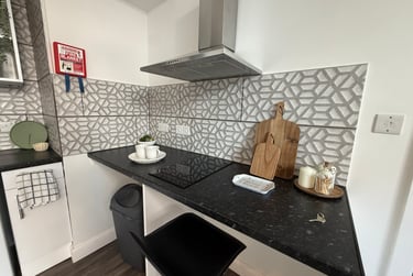 1 bed studio, Bryn Road, Brynmill, Swansea, SA20AR - Image 3