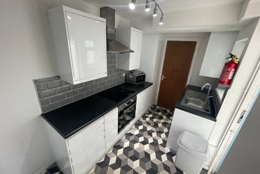 7 bed house, Bryn Road, Brynmill, Swansea, SA20AP - Image 3