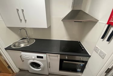 1 bed flat, Bryn Road, Brynmill, Swansea, SA20AT - Image 3