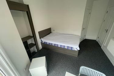 2 bed flat, St Albans Road, Brynmill, Swansea, SA20BP - Image 3