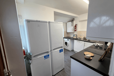 3 bed house, Gwydr Crescent, Uplands, Swansea, SA20AD - Image 3