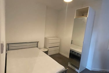 2 bed flat, Bryn Road, Brynmill, Swansea, SA20AP - Image 13