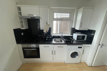 3 bed flat, St Alban's Road, Brynmill, Swansea, SA20BP - Image 3