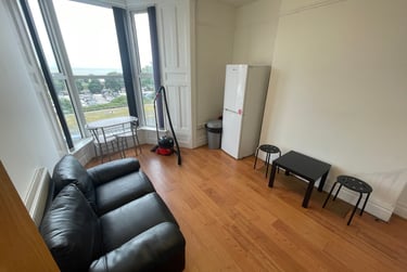 2 bed flat, Bryn Road, Brynmill, Swansea, SA20AT - Image 12