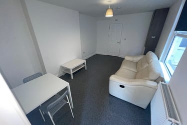 2 bed flat, St Albans Road, Brynmill, Swansea, SA20BP - Image 12