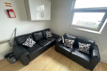 3 bed flat, St Alban's Road, Brynmill, Swansea, SA20BP - Image 4