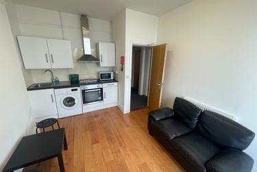 2 bed flat, Bryn Road, Brynmill, Swansea, SA20AT - Image 13