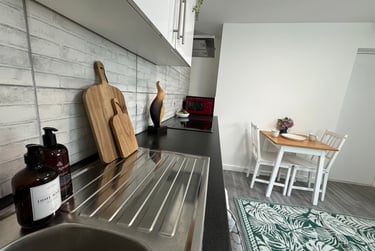 1 bed flat, Bryn Road, Brynmill, Swansea, SA20AR - Image 14