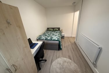 2 bed flat, St Helens Road, Mount Pleasant, Swansea, SA14DQ - Image 13