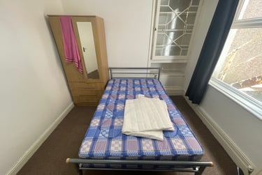 4 bed flat, St Albans Road, Brynmill, Swansea, SA20BP - Image 13