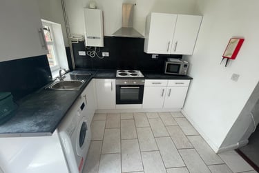 2 bed flat, Bryn Road, Brynmill, Swansea, SA20AP - Image 3
