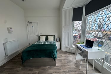 1 bed flat, Bryn Road, Brynmill, Swansea, SA20AR - Image 4