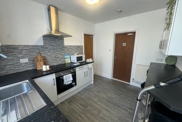 2 bed flat, Bryn Road, Brynmill, Swansea, SA20AR - Image 4