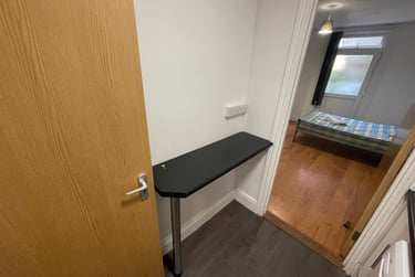 1 bed flat, Bryn Road, Brynmill, Swansea, SA20AT - Image 4