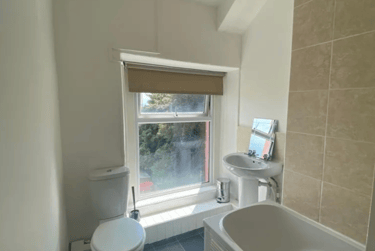 2 bed flat, Bryn Road, Brynmill, Swansea, SA20AP - Image 6