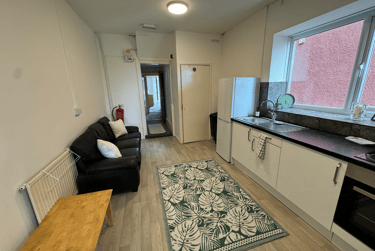 3 bed flat, Bryn Road, Brynmill, Swansea, SA20AR - Image 5